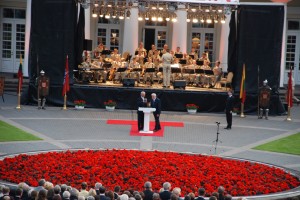 King Carl XVI Gustav congratulating President Valdas Adamkus