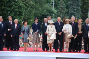 Royalities and Presidents enjoying unveiling of the Monument to the Millenium, the Palace of the Grand Dukes.