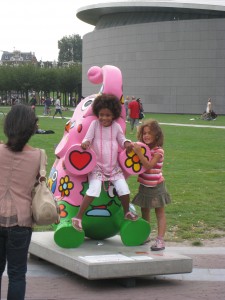 Fun with elefant sculpture, Amsterdam 
. Photo: Tomas Bagackas