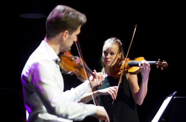 Konsertmestrene Camilla Kjøll og Øyvind Bjorå. Foto Jörg Wiesner