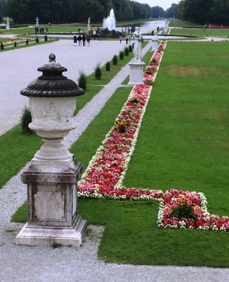 Nymphenburg a view down to the beautiful flower arrangements to the fountain.. Foto Henning Høholt