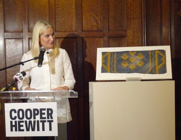 Thursday October 8th Security Council Chamber as a gift to Cooper Hewitt, Smithsonian Design Museum’s permanent collection in New  York.  , HRH Crown Princess Mette-Marit of Norway gave a piece of the original tapestry of the UN Foto: 