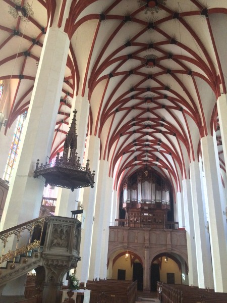 Inside St. Thomas Church, The Nave. Foto Høholt