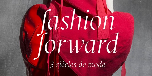 Comme des Garçons, dress, spring-summer 2015 Collection Mode et Textile © Les Arts Décoratifs, Paris / photo : Jean Tholance