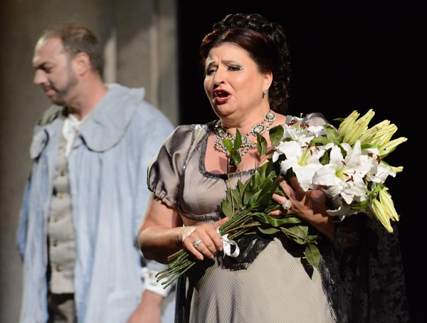 Tosca: Dimitra Thedossiou and  Alessandro Golden as Cavaradossi. Photo Festival Puccini 


<div title=