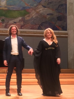 Oslo Opera Festival, Birgitte Christensen og Marius Roth Christensen åpnet Festivalens åpningskonsert med Libiamo fra La Traviata av Giuseppe Verdi. Foto Henning Høholt