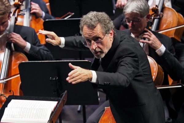 Josep Pons in action at Liceu, Barcelona. . Foto A Bofill.