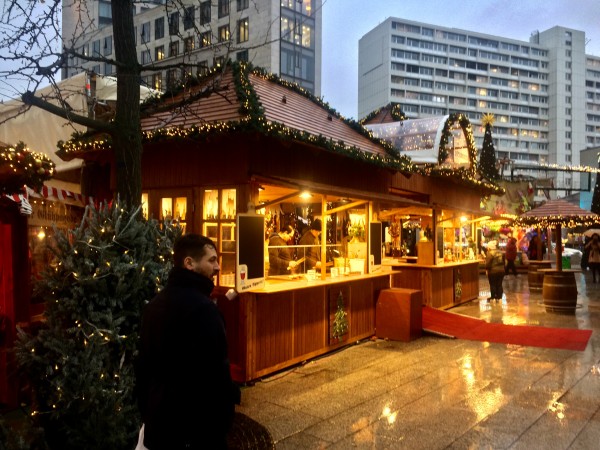 Christmas markt in Berlin, at the start of Kurfürstendam.