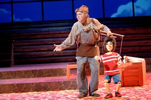 Kim Haugen med Pinocchio. Foto: Erik Aavatsmark